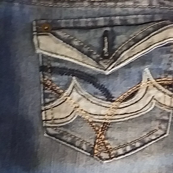 Baccini Bermuda Denim Shorts - Picture 10 of 11